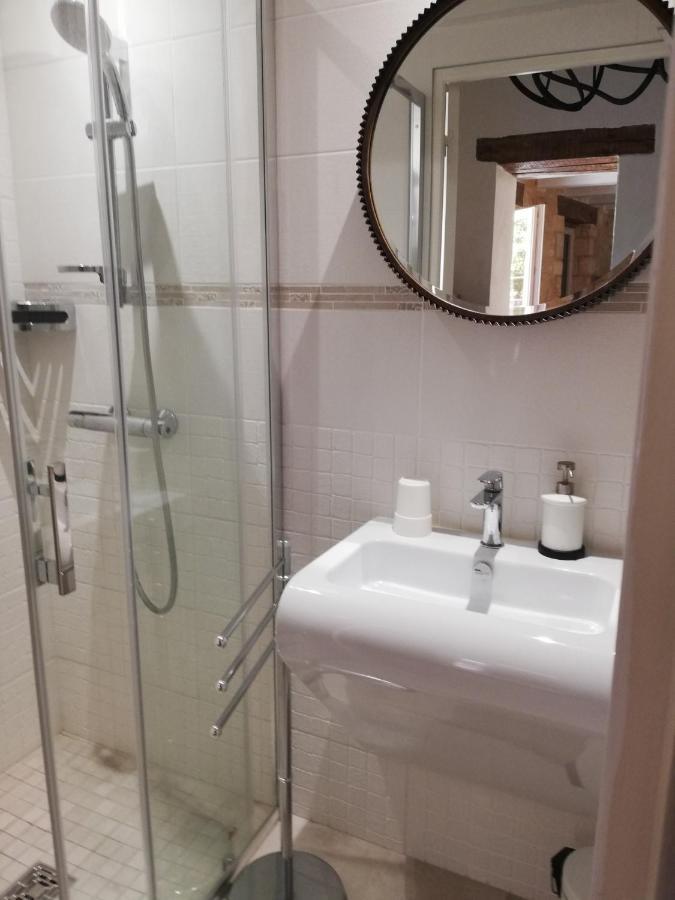 Gite De La Fontaine Manobre 外观 照片